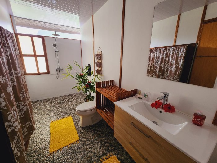 Salle de bain du Bungalow Ohana